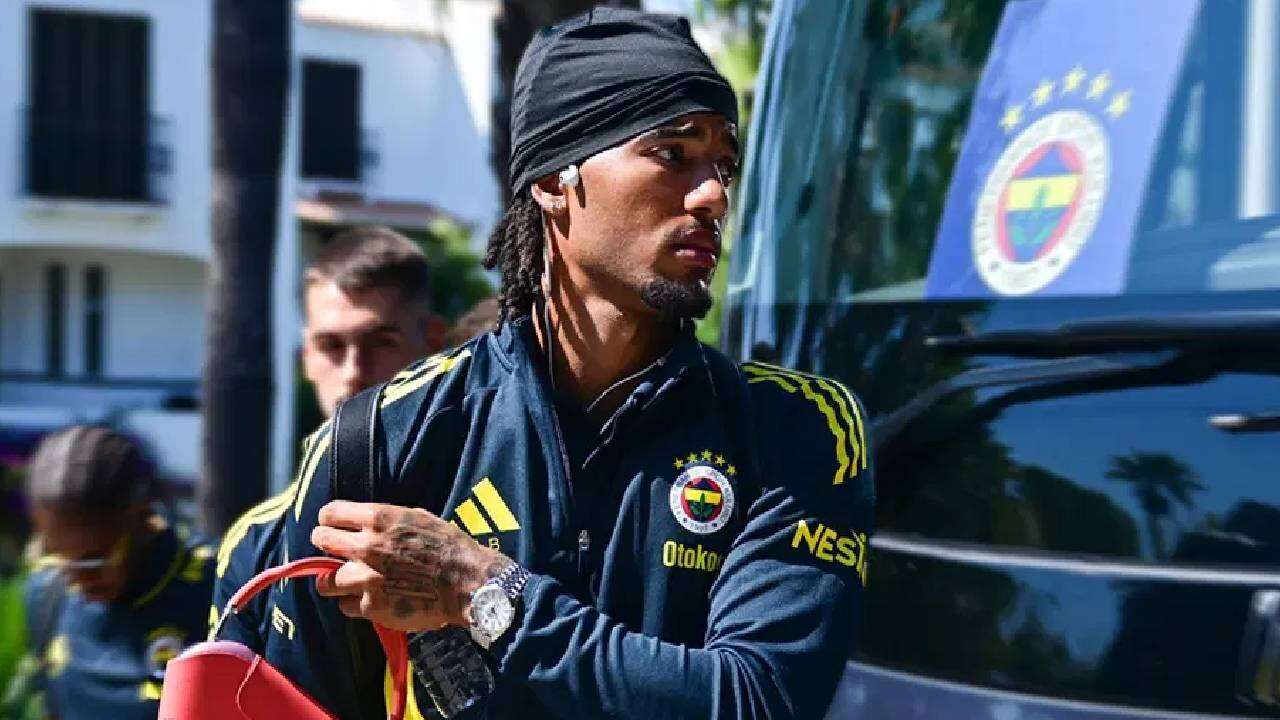 Ali Koç 8 milyon euroya Fenerbahçe'ye imza attırmıştı: Aziz Yıldırım 30 milyon euroya satıyor! 5